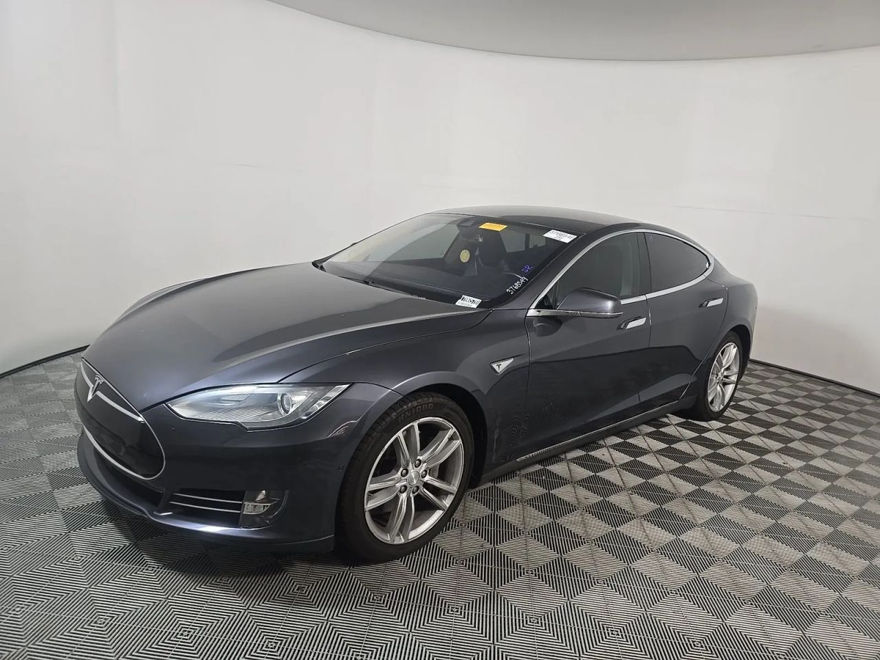 tesla model s 2015 5YJSA1H13FF085371 image tesla model s 2015 5YJSA1H13FF085371 image